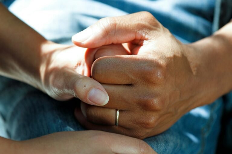 Sudden Voice Change in Adults: Causes, Red Flags & When to Worry